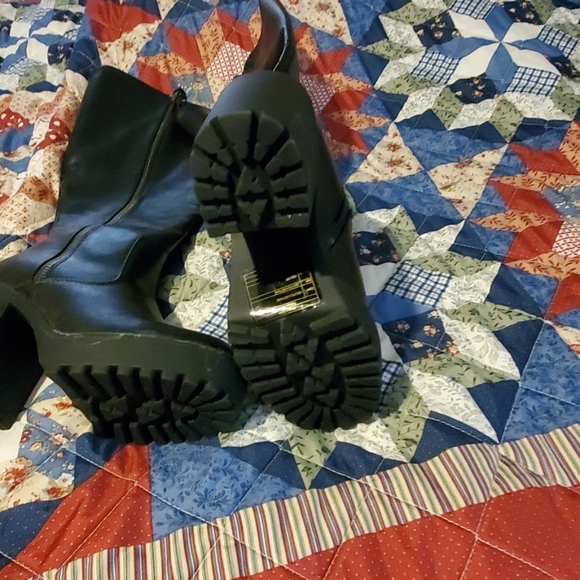 Boots - Picture 2 of 3